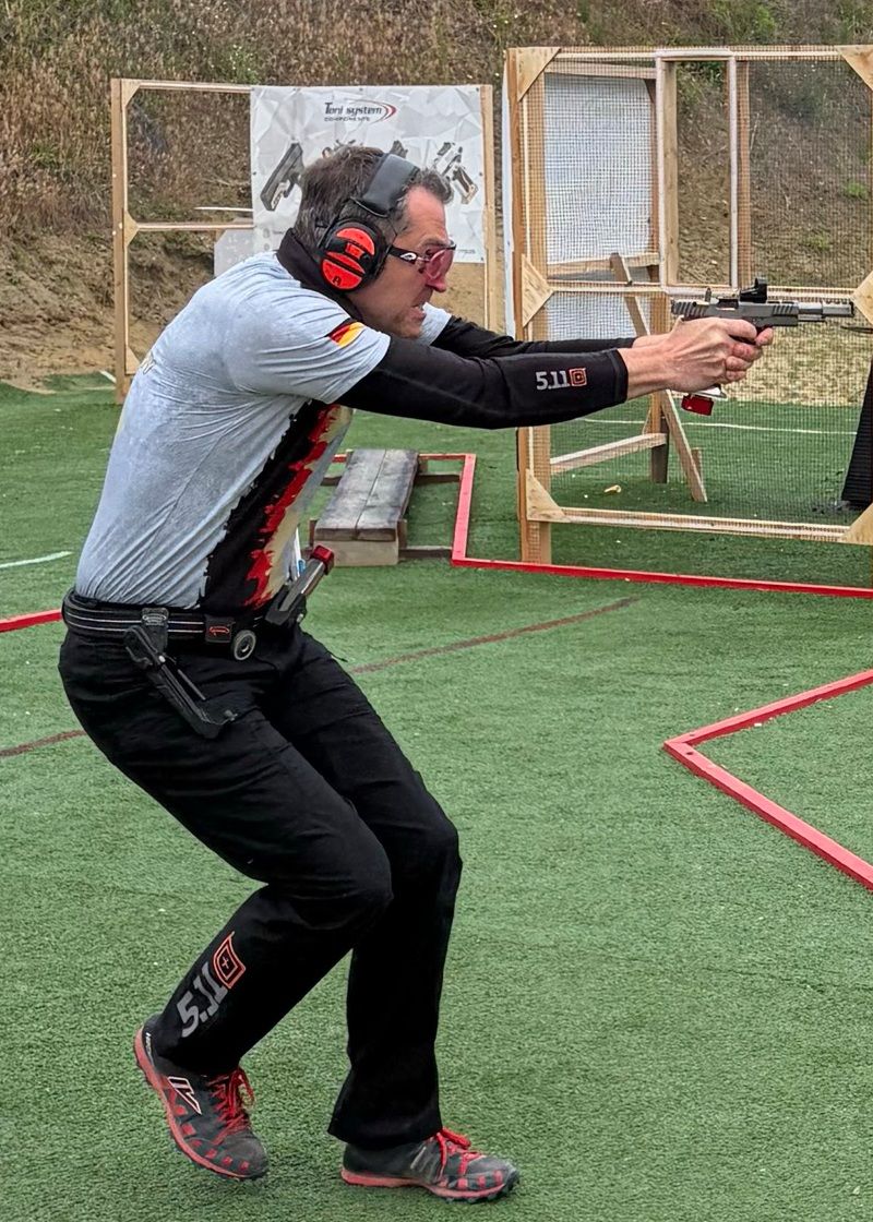 SASCHA_BACK-1.jpg